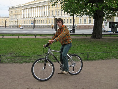 Максим Мурзик Морозов на велосипеде Mongoose Tyax Comp