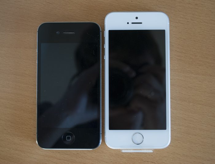 Сравнение размеров iPhone 4s и SE