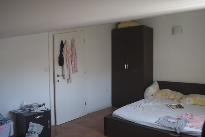 Спальня с кроватью  в апартаментах villa lazovic