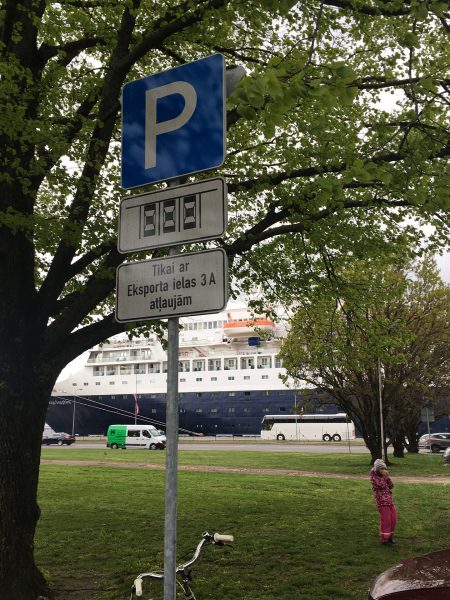 Рига бесплатная парковка с ограничениями