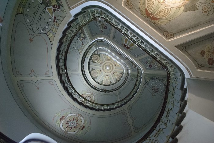 Лестница в музее Югендстиля в Риге