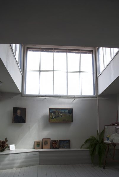 Окно в рабочем кабинете Яна Розенталя