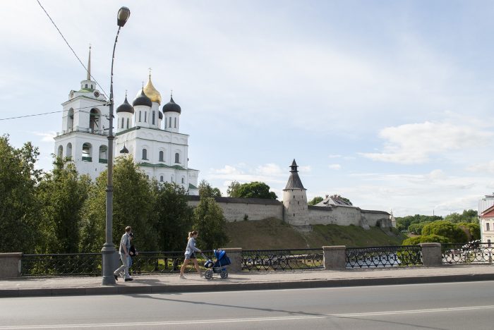 вид на кремль с троицкого моста