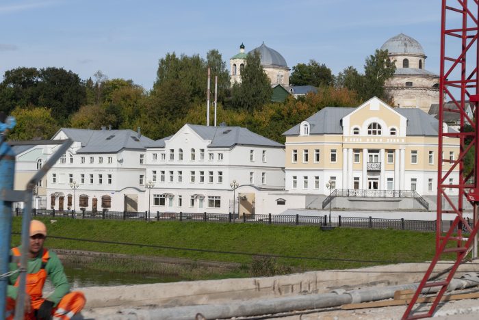 новодел на набережной Торжка