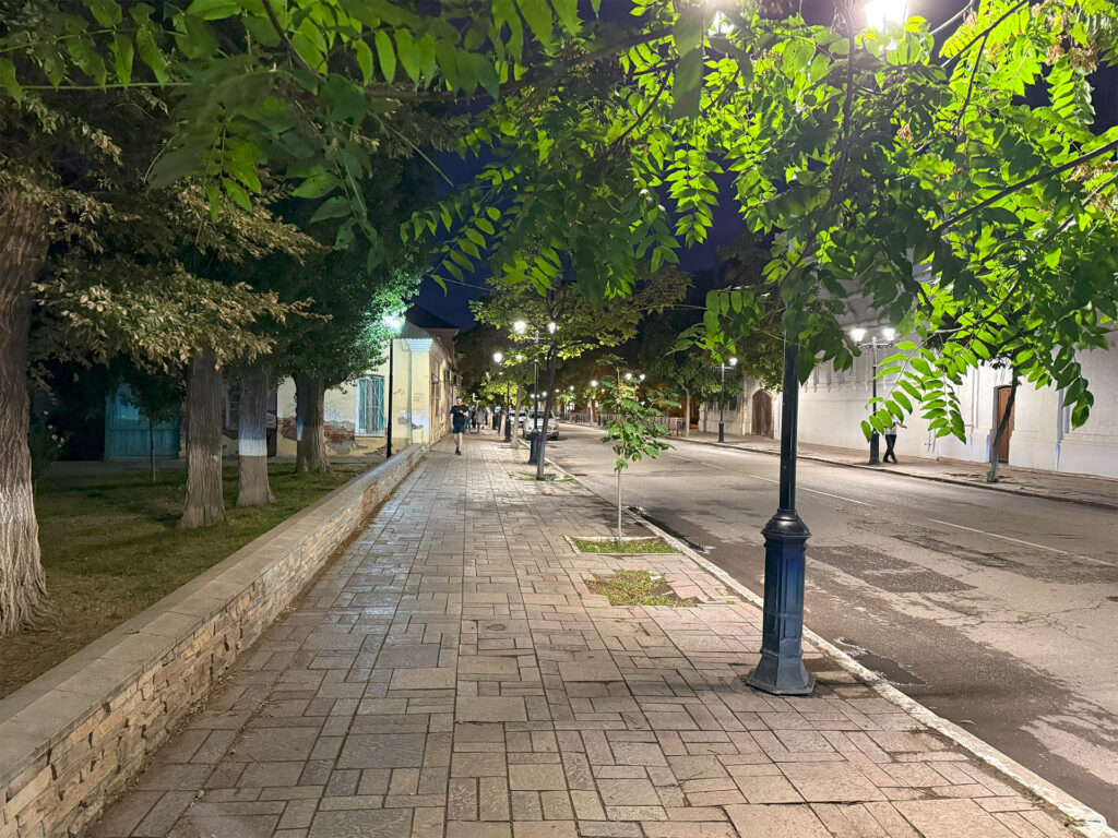 тротуар в Астрахани