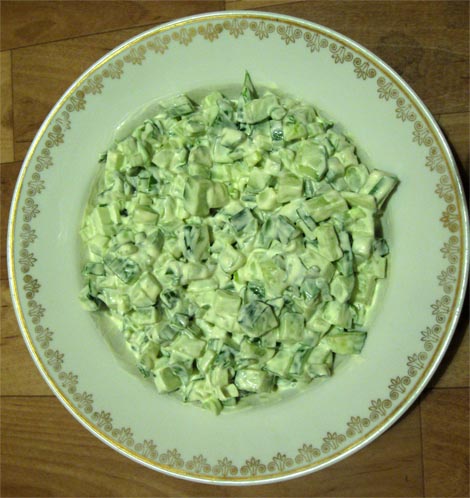  Салат из огурцов с луком
